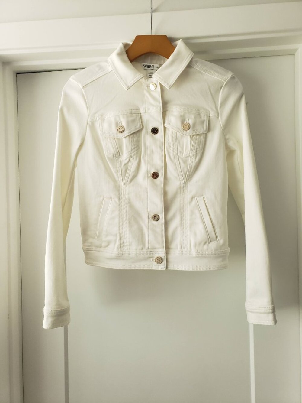 WHBM SLIM TRUKER DENIM JACKET SIZE XXS